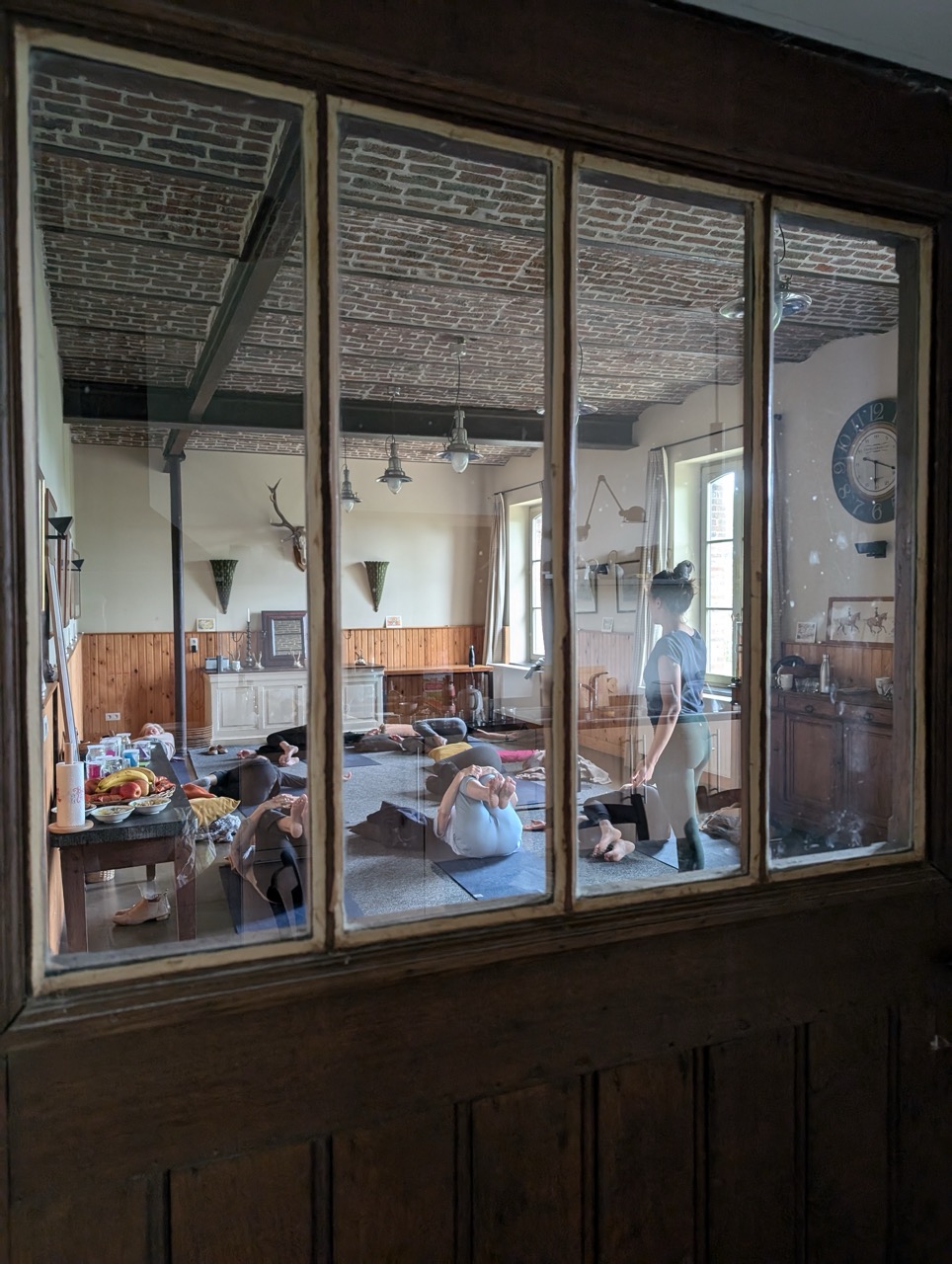 Caroline en séance de yoga